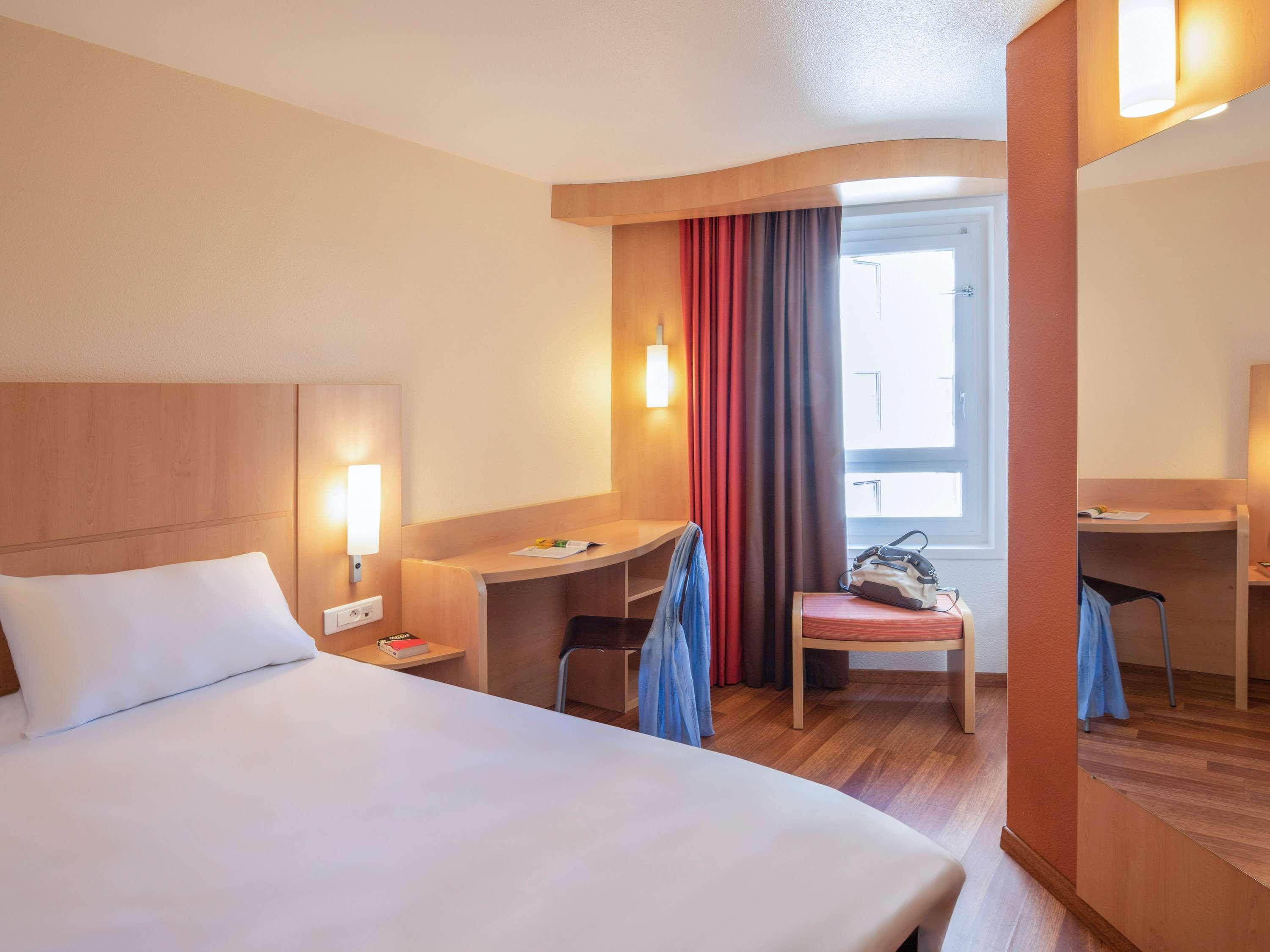 Ibis Tours Centre Gare Hotel Екстериор снимка